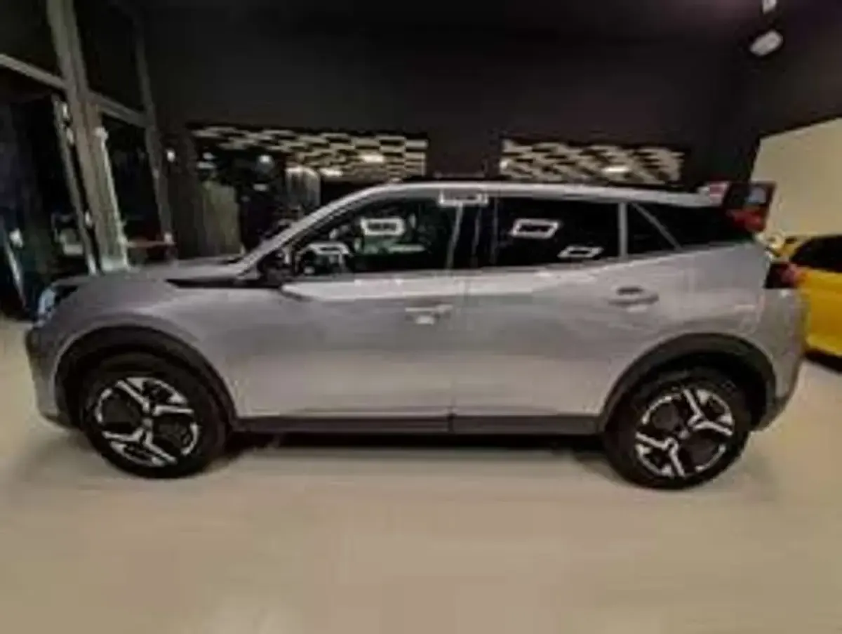 Usata Peugeot 2008 S 102 CV (75 kW) 2024 Grigio SUV