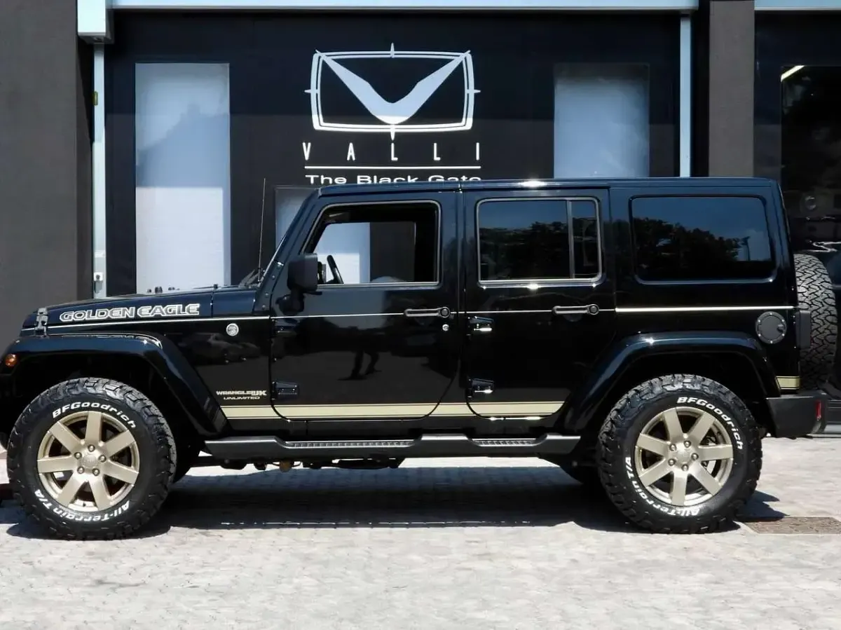 Usata Jeep Wrangler 200 CV (147 kW) 2018 Brilliant black golden decala SUV