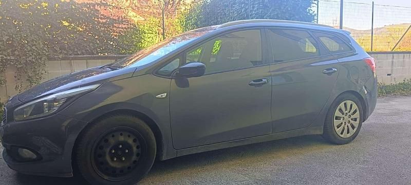 Usata Kia Ceed Sportswagon Active 90 CV (66 kW) 2015 Grigio Station wagon