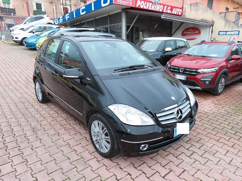 Usata Mercedes A180 Avantgarde 108 CV (79 kW) 2011 Nero Berlina