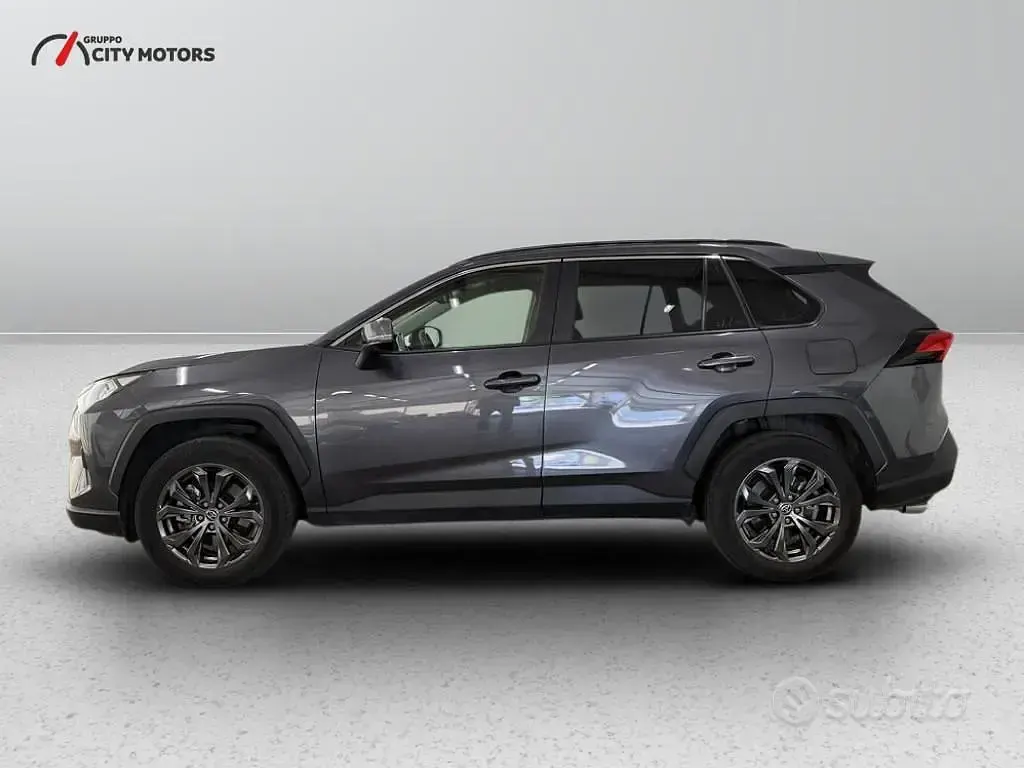 Usata Toyota RAV4 Hybrid 218 CV (160 kW) 2022 Grigio SUV