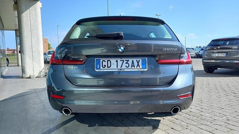 Usata BMW 320 Advantage 190 CV (139 kW) 2020 Grigio Station wagon