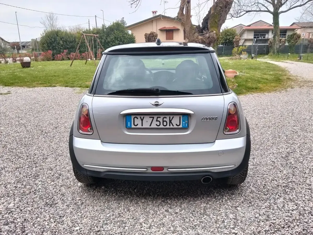Usata Mini Cooper 116 CV (85 kW) 2005 Grigio Utilitaria