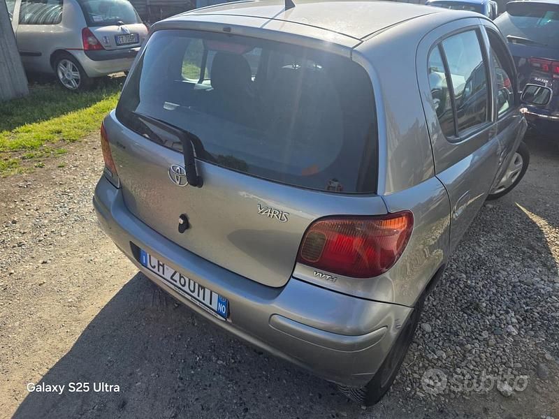 Usata Toyota Yaris 2003 Berlina
