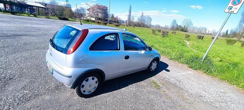 Usata Opel Corsa 2006 Grigio Utilitaria