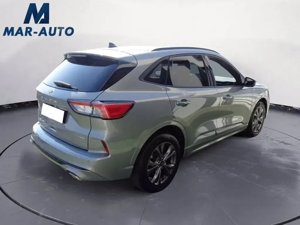 Usata Ford Kuga ST-Line 190 CV (139 kW) 2021 Argento SUV