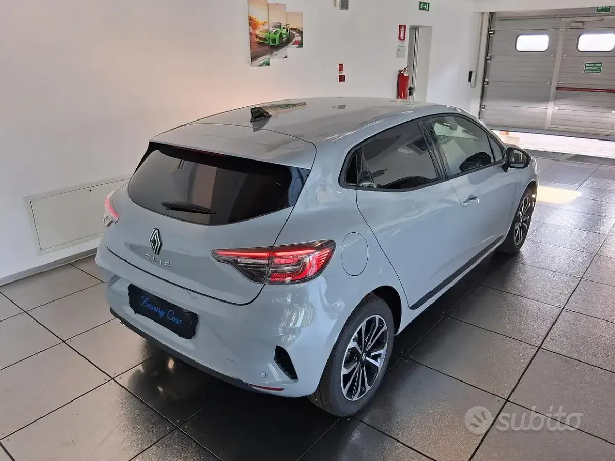 Nuova Renault Clio V Techno 101 CV (74 kW) 2025 Grigio Berlina