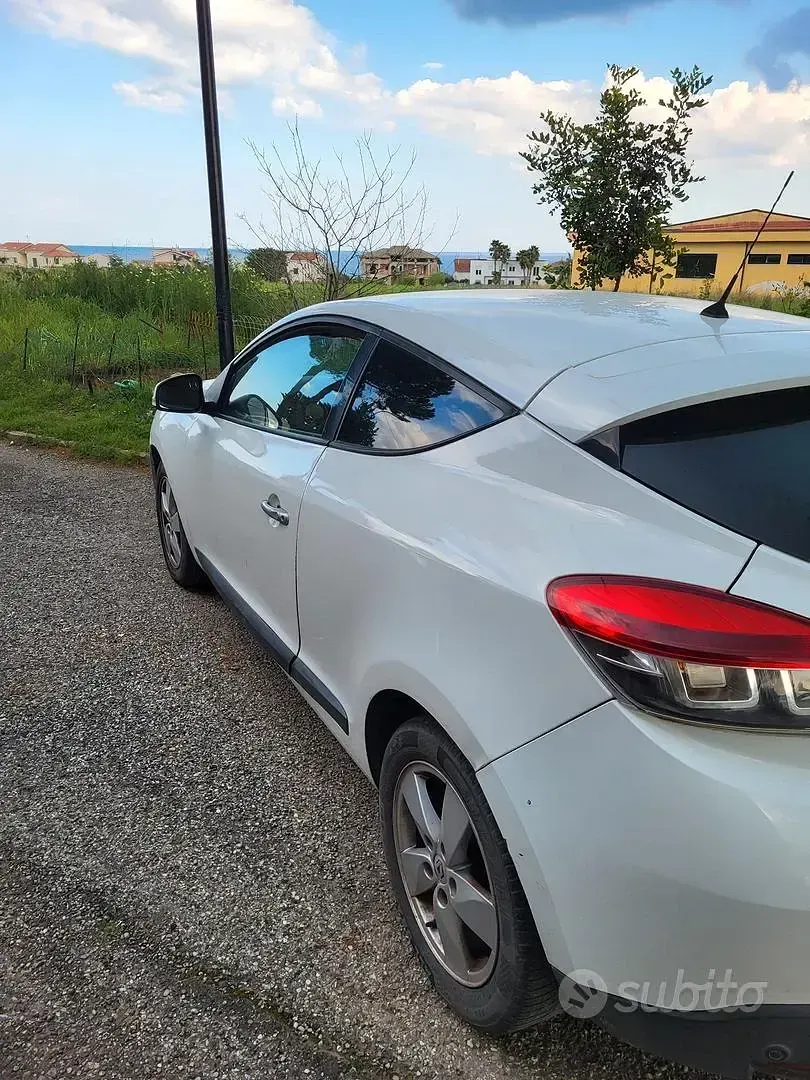 Usata Renault Mégane 110 CV (80 kW) 2010 Bianco Utilitaria