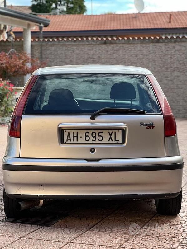 Usata Fiat Punto 133 CV (97 kW) 1996 Grigio Utilitaria
