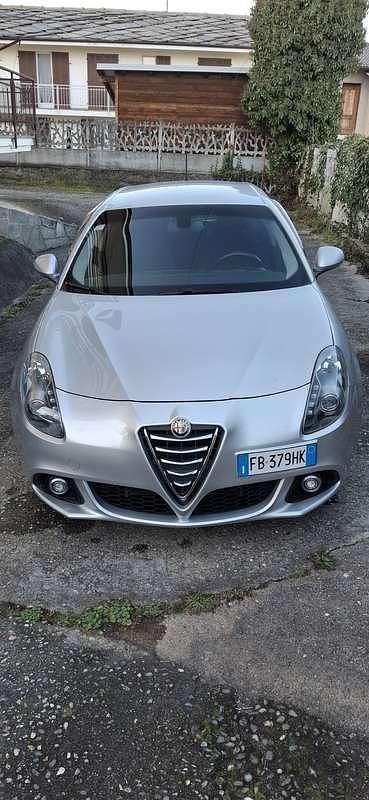 Usata Alfa Romeo Giulietta Distinctive 120 CV (88 kW) 2015 Grigio Utilitaria