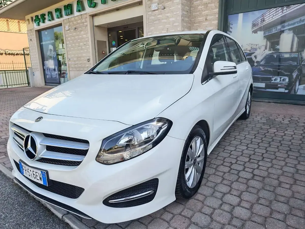 Usata Mercedes B180 Premium 109 CV (80 kW) 2018 Other Utilitaria