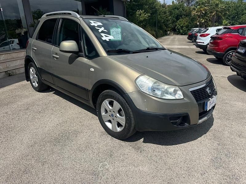 Usata Fiat Sedici 120 CV (88 kW) 2007 Oro SUV