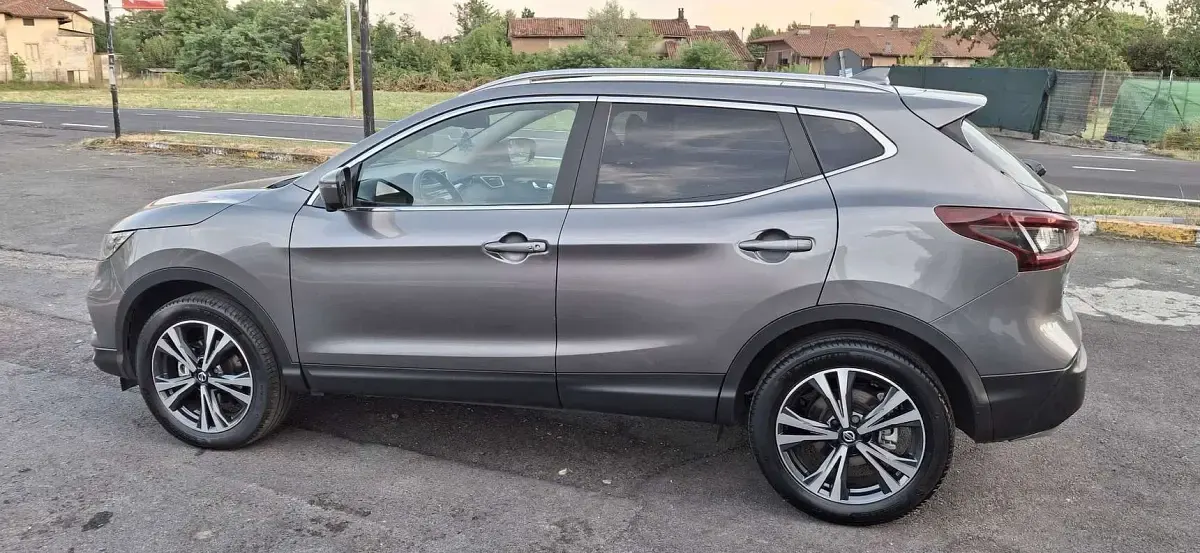 Usata Nissan Qashqai N-Connecta 116 CV (85 kW) 2021 Grigio SUV
