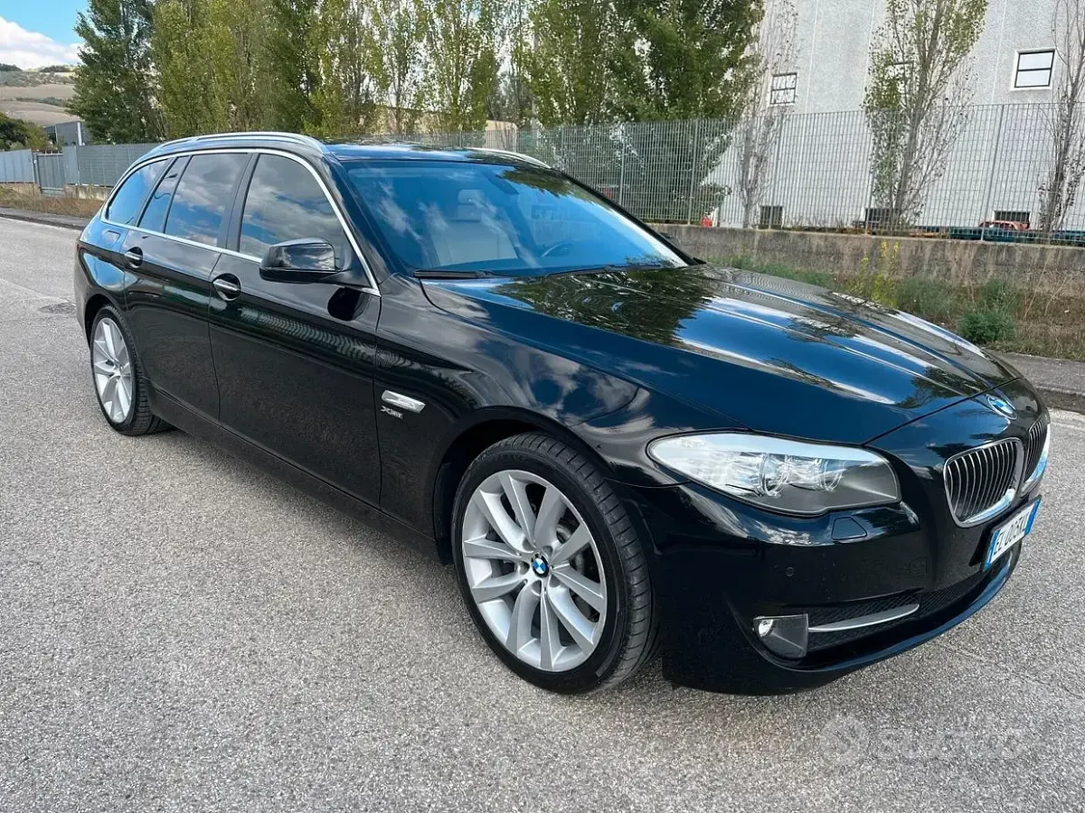 Usata BMW 525 Efficient Dynamics 218 CV (160 kW) 2012 Nero Station wagon