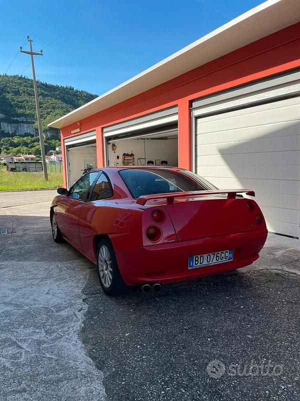 Usata Fiat Coupé 131 CV (96 kW) 1999 Rosso Coupé