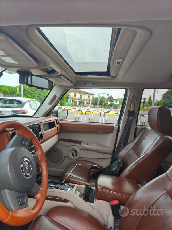 Usata Jeep Commander 270 CV (198 kW) 2007 Nero SUV