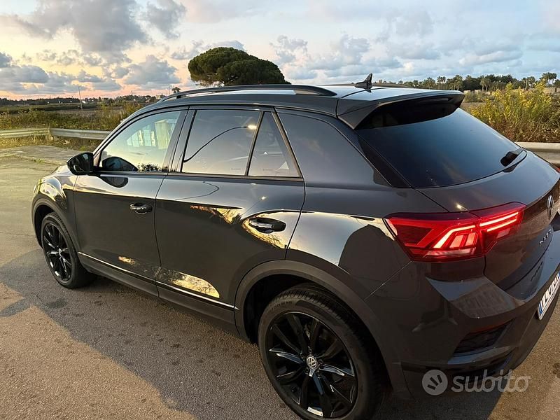 Usata VW T-Roc 116 CV (85 kW) 2020 Nero SUV
