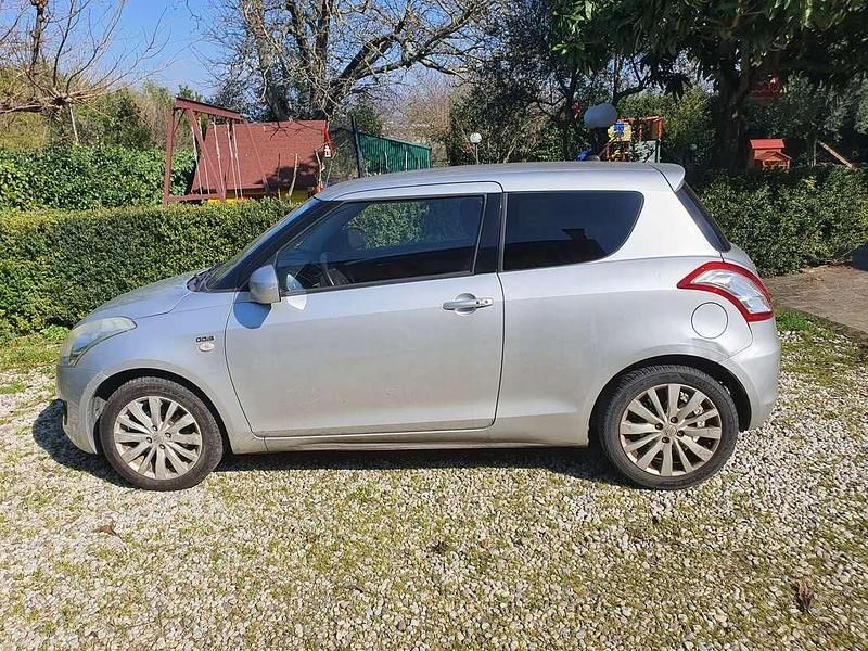 Usata Suzuki Swift GL 75 CV (55 kW) 2012 Argento Utilitaria