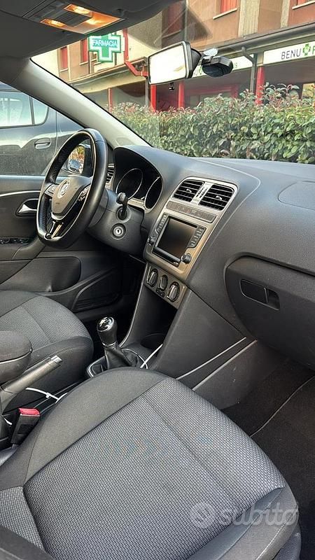 Usata VW Polo Comfortline 90 CV (66 kW) 2017 Nero Utilitaria