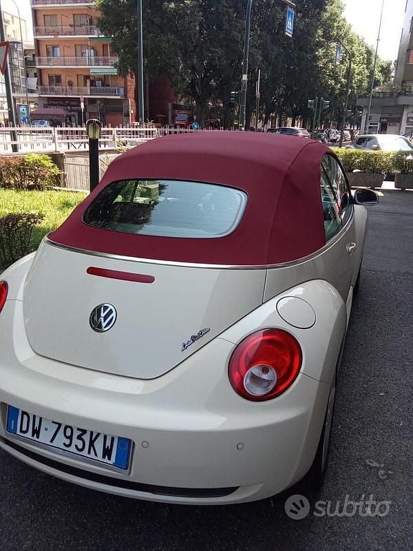Usata VW New Beetle 2010 Utilitaria