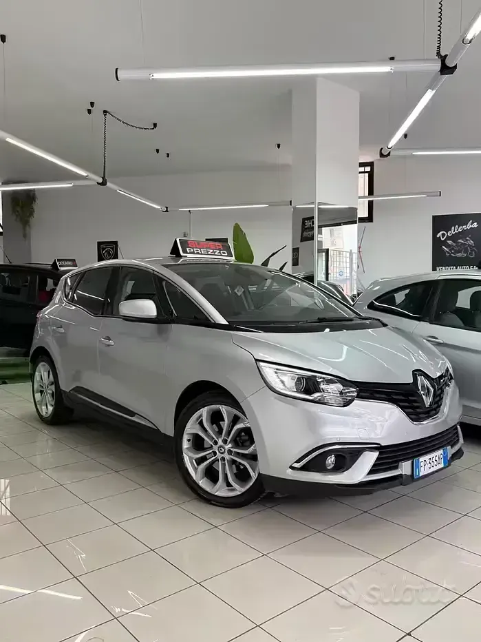 Usata Renault Scénic Intens 110 CV (80 kW) 2018 Grigio Monovolume