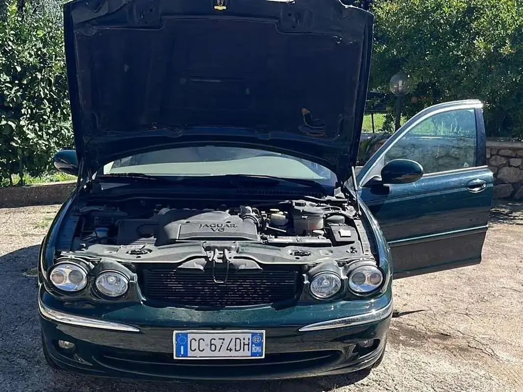 Usata Jaguar X-type 156 CV (114 kW) 2002 Verde Berlina