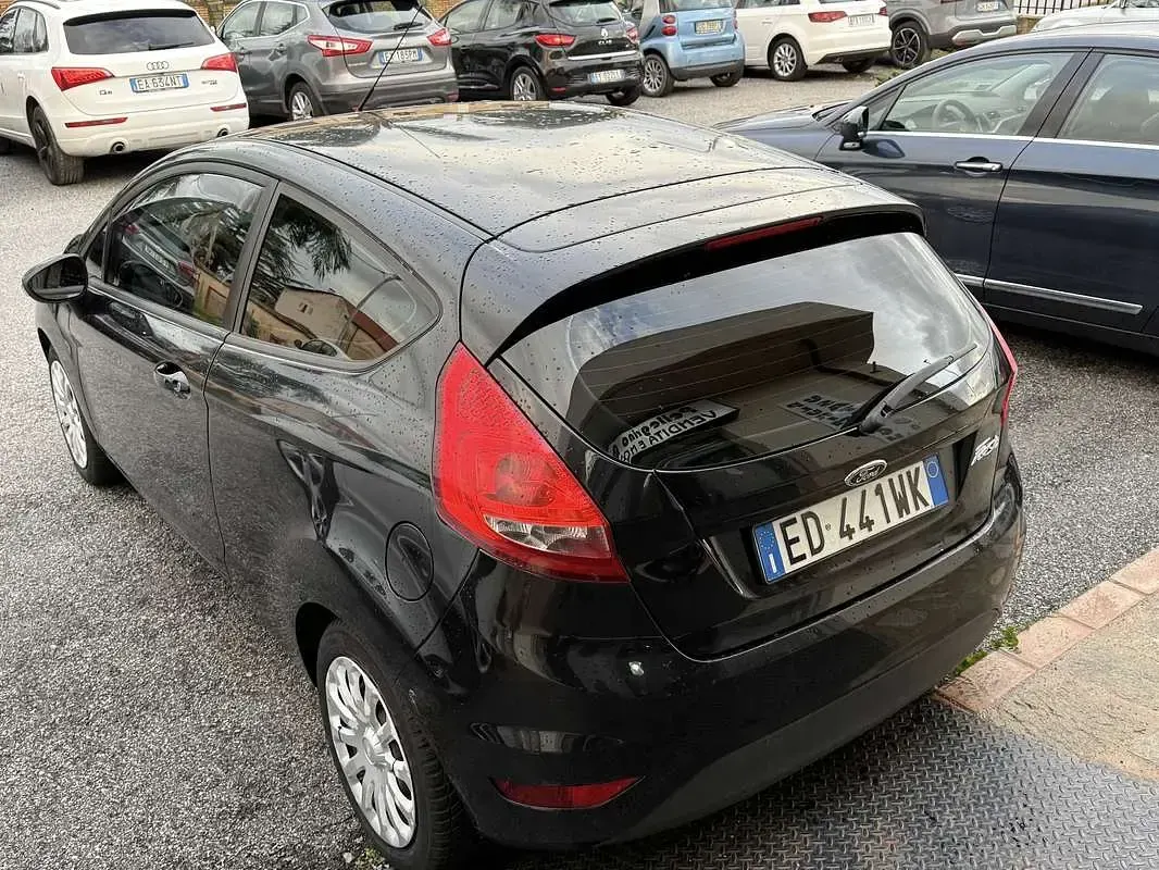 Usata Ford Fiesta 82 CV (60 kW) 2010 Berlina