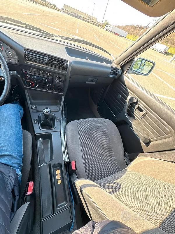 Usata BMW 318 1988 Grigio Berlina