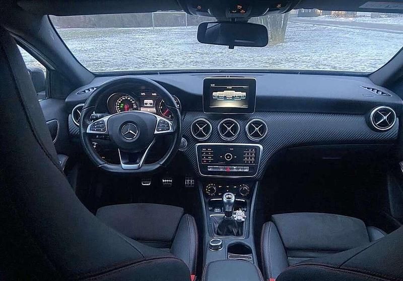 Usata Mercedes A180 AMG 109 CV (80 kW) 2017 Monovolume
