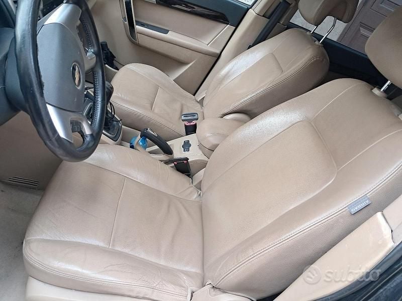 Usata Chevrolet Captiva 163 CV (119 kW) 2010 Nero SUV