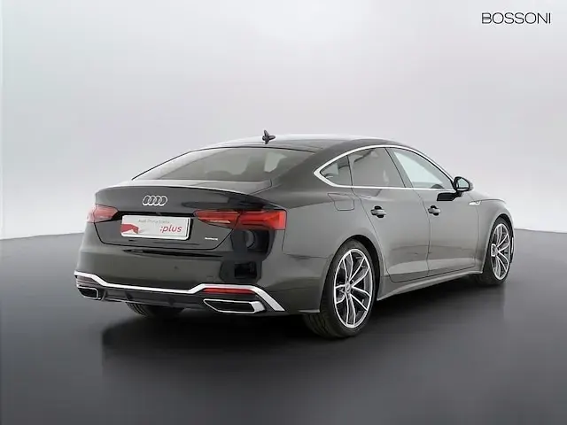 Usata Audi A5 Sportback S-Line 204 CV (150 kW) 2024 Nero mythos metallizzato Utilitaria