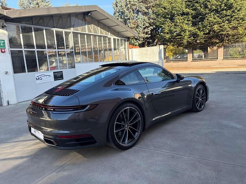Usata Porsche 911 Carrera 4 385 CV (283 kW) 2020 Grigio Coupé
