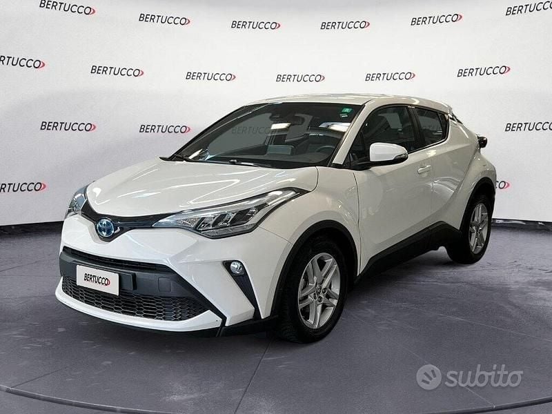 Usata Toyota C-HR Active 122 CV (89 kW) 2020 Bianco SUV