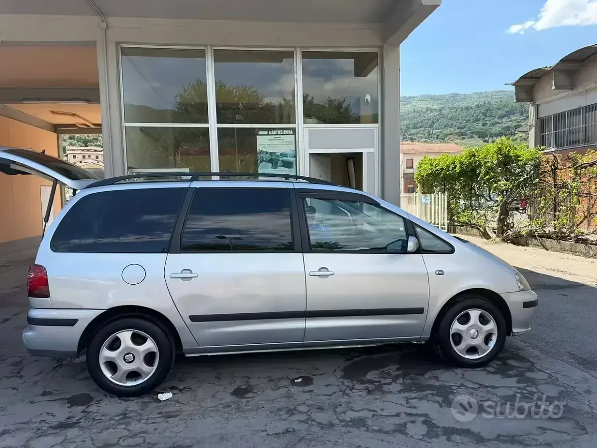 Usata Seat Alhambra 130 CV (95 kW) 2003 Grigio Monovolume