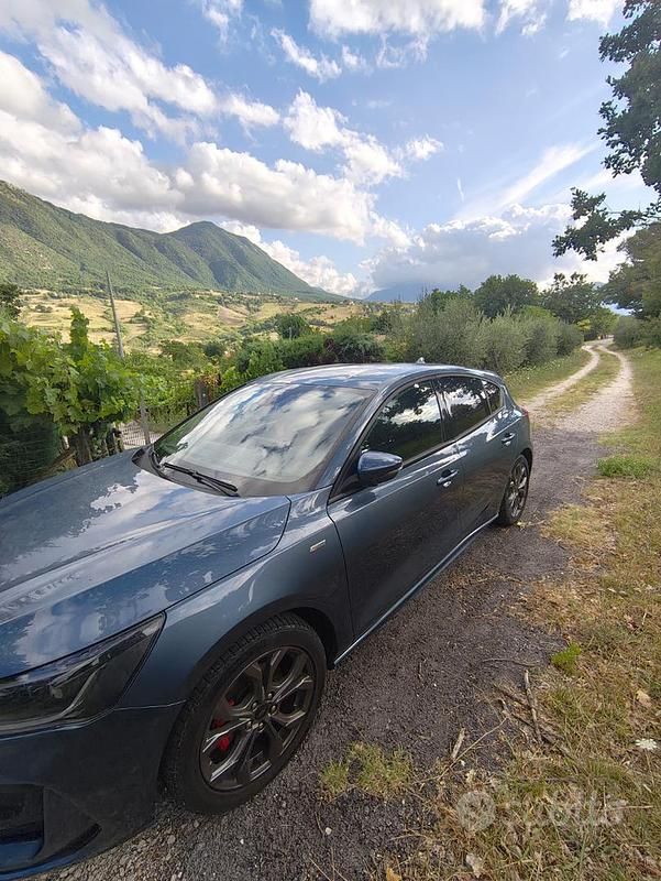 Blu Usata 2023 Ford Focus ST-Line X Tre volumi | 18.500 € (Ottimo prezzo) - Immagine 1/4