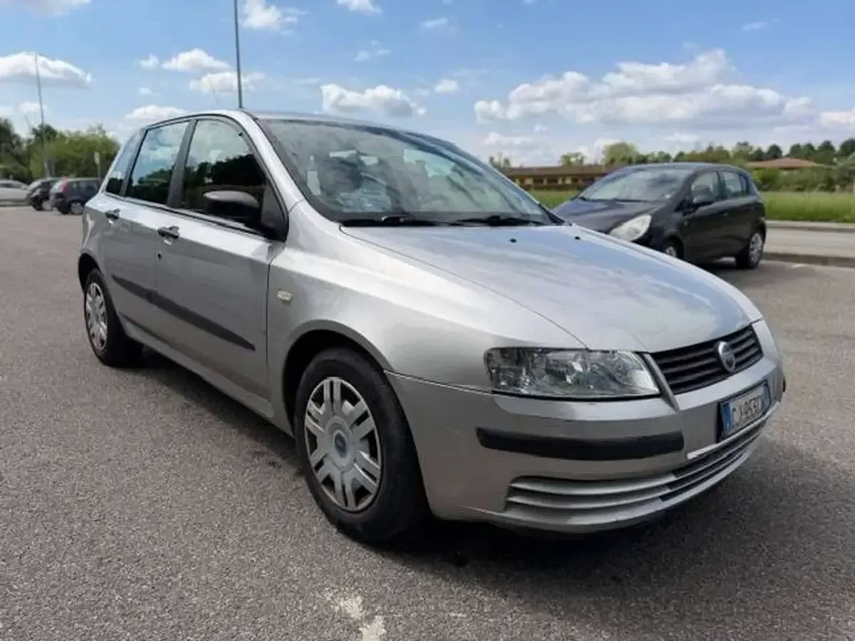 Usata Fiat Stilo Active 103 CV (75 kW) 2003 Argento Berlina