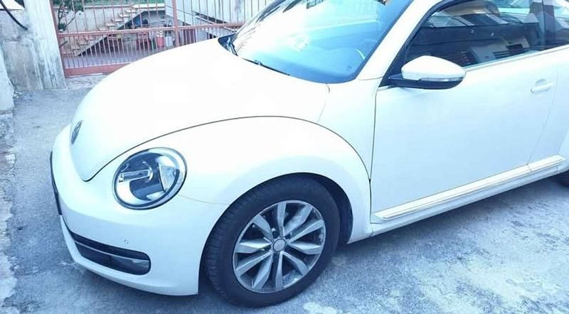 Usata VW Beetle Design 105 CV (77 kW) 2012 Bianco Utilitaria