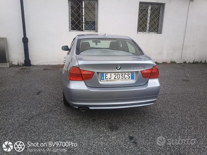 Begagnad BMW 320 184 HK (135 kW) 2011 Blå Sedan