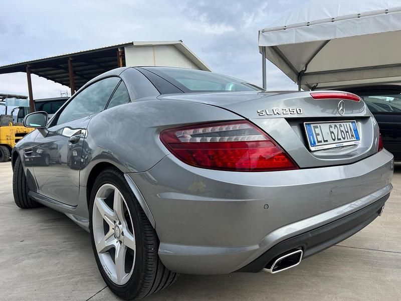 Usado Mercedes SLK250 Premium 204 CV (150 kW) 2012 Gris Descapotable