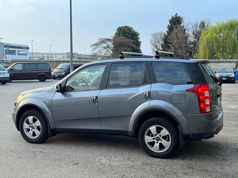 Usata Mahindra XUV500 140 CV (102 kW) 2014 Grigio SUV