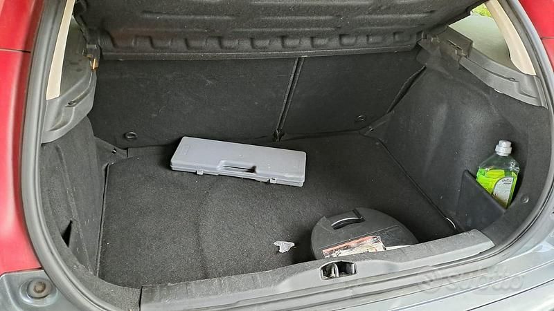 Usata Citroën C4 90 CV (66 kW) 2004 Grigio Berlina