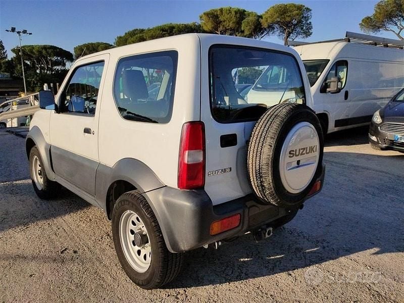 Usata Suzuki Jimny 86 CV (63 kW) 2018 Bianco SUV