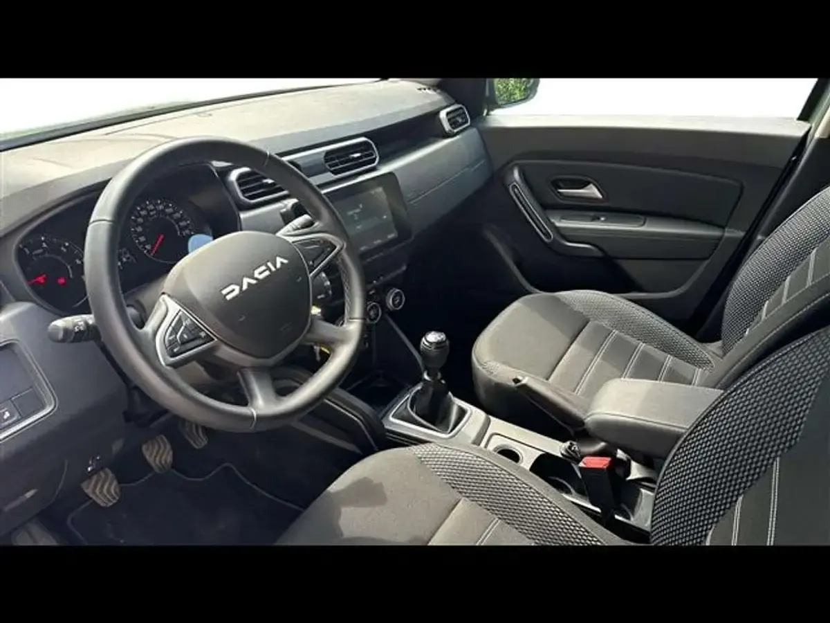 Usata Dacia Duster Journey 116 CV (85 kW) 2023 Verde scuro SUV