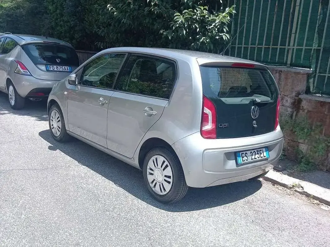 Usata VW up! 60 CV (44 kW) 2013 Argento Utilitaria