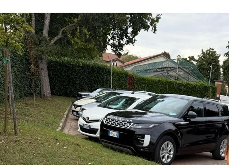 Usata 2020 Land Rover Range Rover evoque SE SUV | 24.000 € (Cara) - Immagine 1/4
