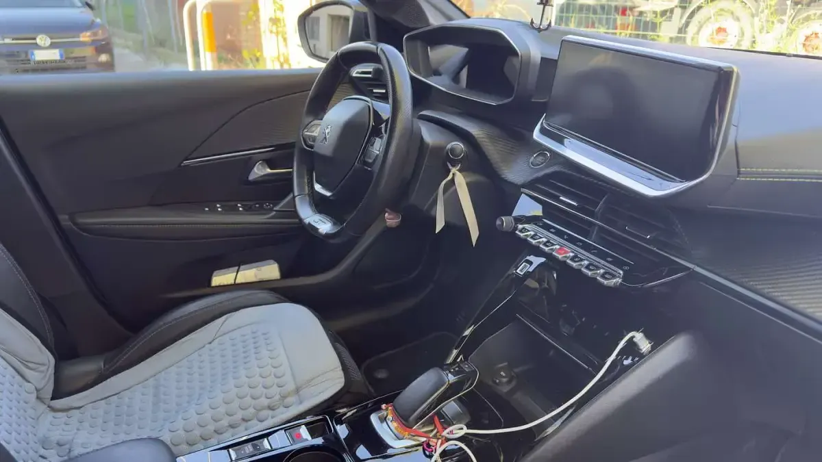Usata Peugeot e-208 GT 56 kW (77 CV) 2020 Utilitaria