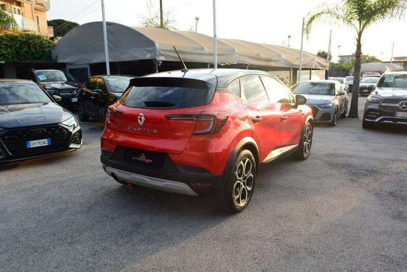Usata Renault Captur Intens 101 CV (74 kW) 2020 Rosso metallizzato SUV