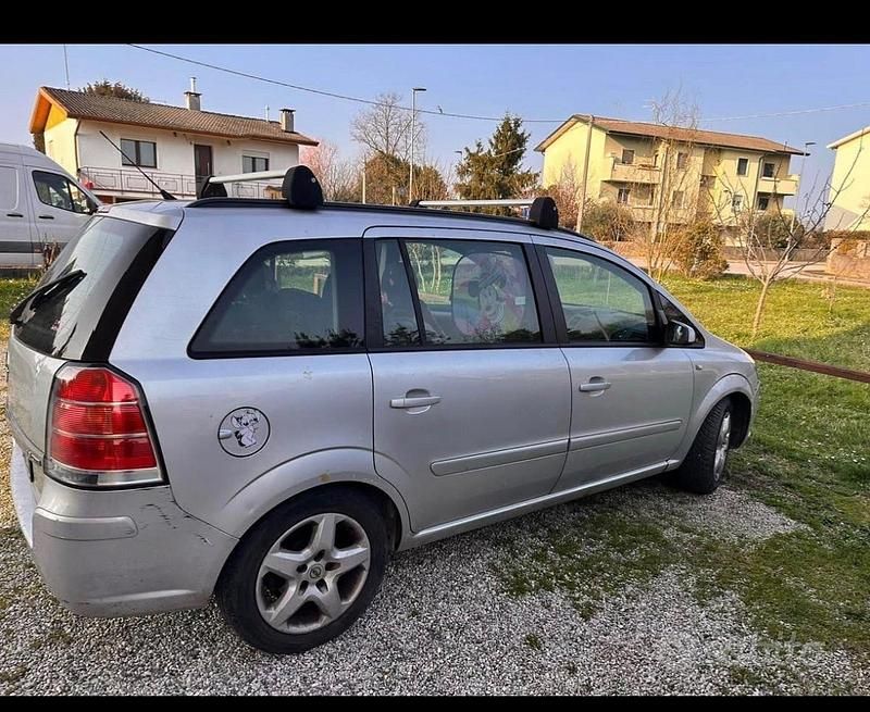 Usata Opel Zafira 2008 Monovolume