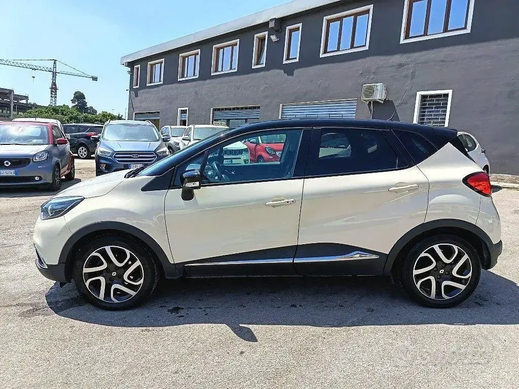 Usata Renault Captur 90 CV (66 kW) 2014 Beige SUV
