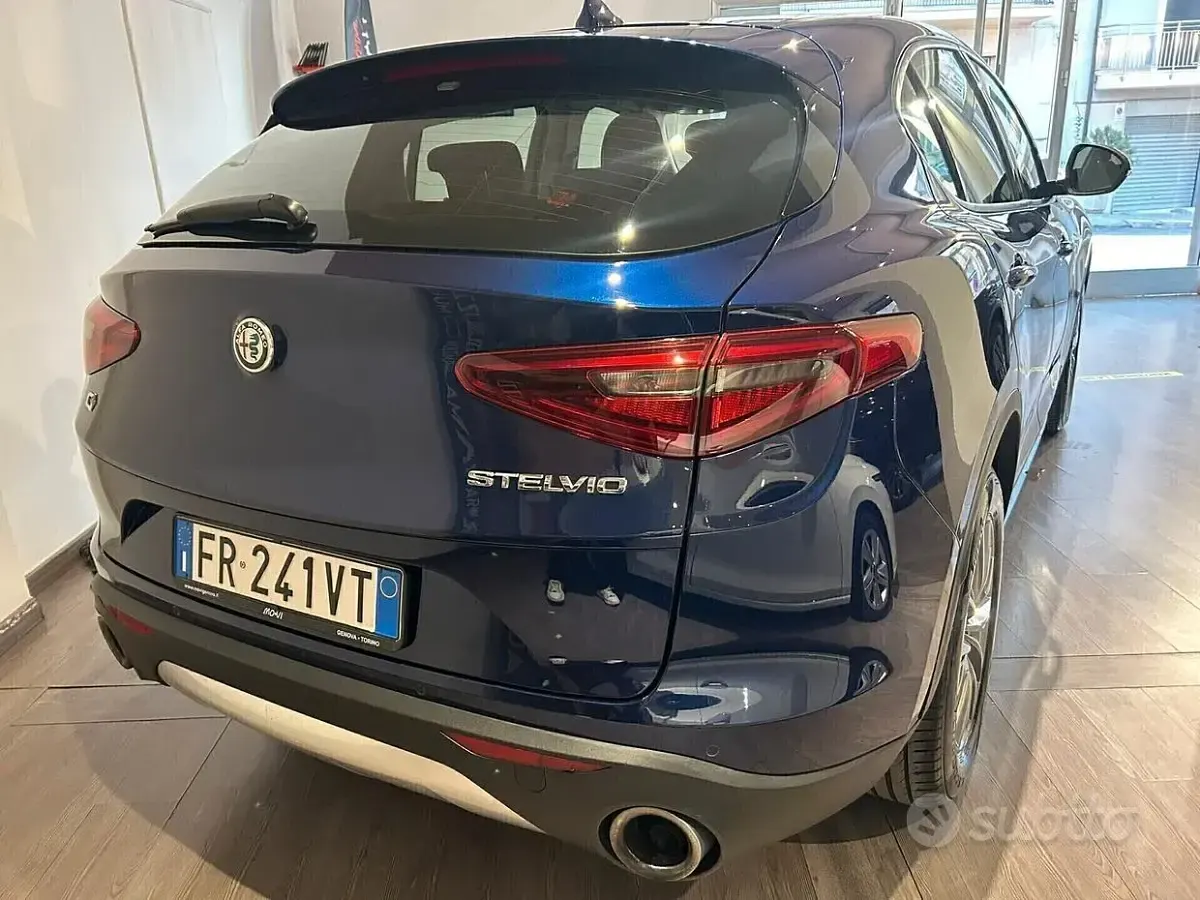 Usata Alfa Romeo Stelvio Business 210 CV (154 kW) 2018 Bluazzurro SUV